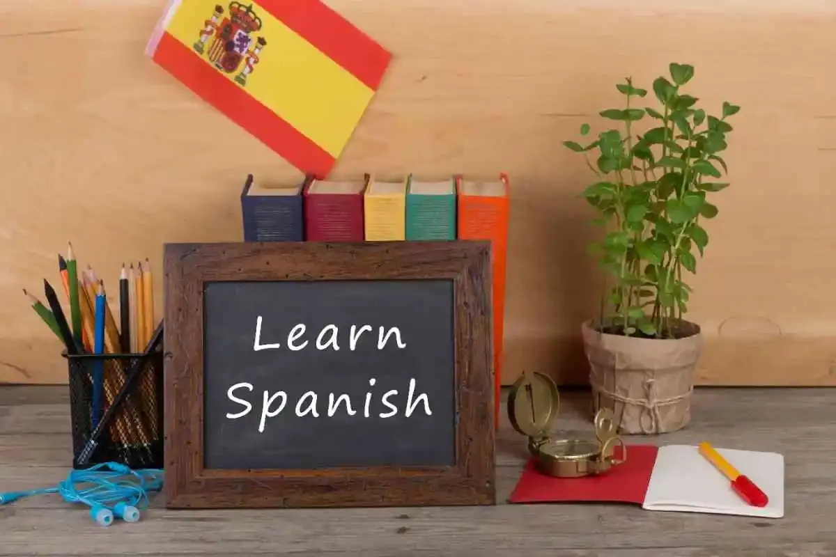 How to Choose the Right Spanish Class: Online vs. In-Person Learning